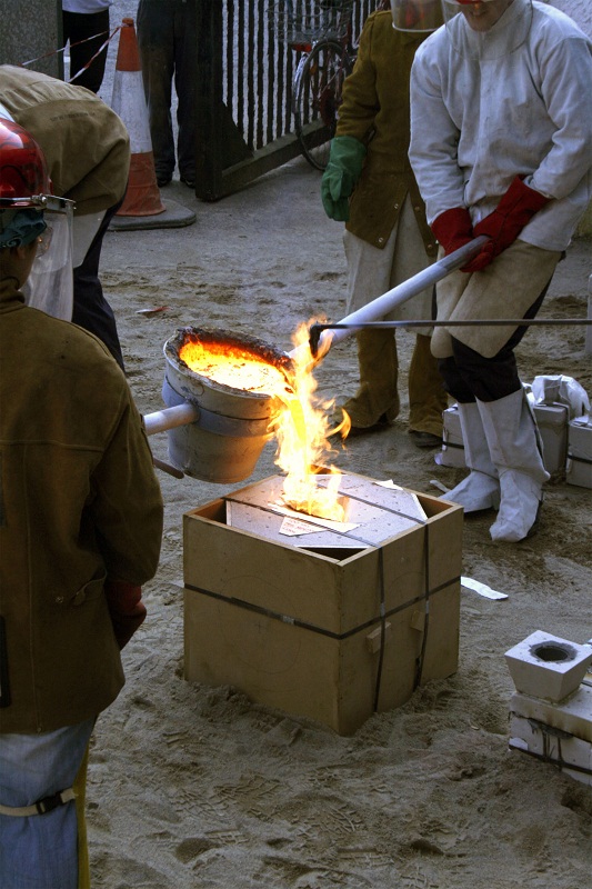 Casting 'Gravity' from 100bs of iron at Iron R cast iron workshop, National Sculpture Factory, 2012